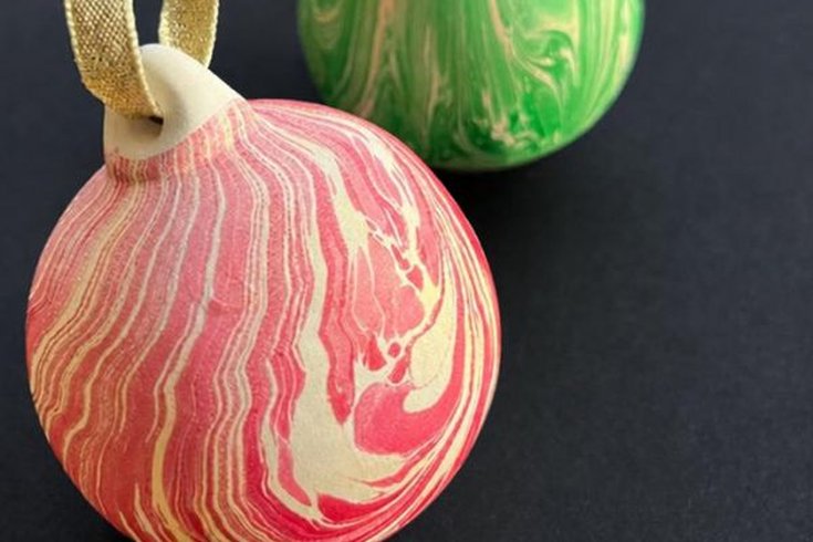 Pattern & Print Club Marbled bauble