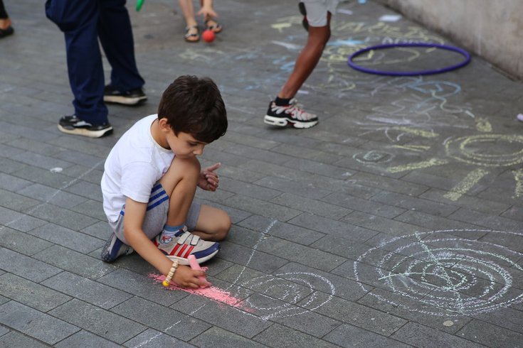 Chalk-drawing at the Market