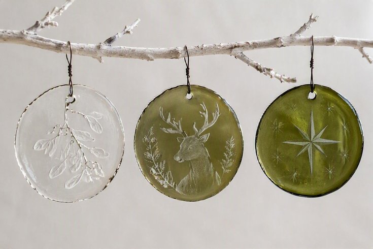Glass cameo decoration