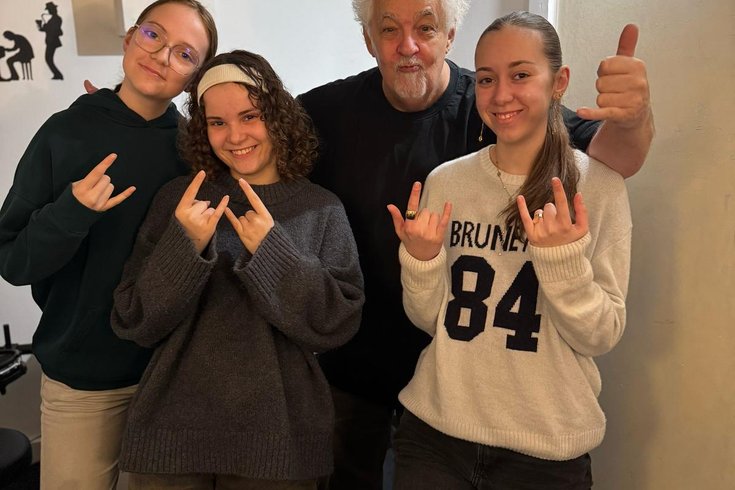 Our first group students the lovely snd talented Morgan, Mathilde and Aurore with Dom.