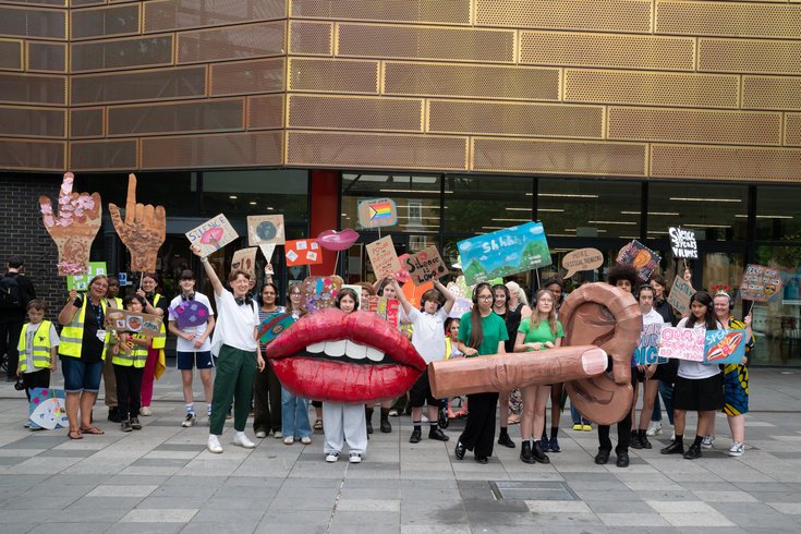 Ruth Beale, 'Silent Parade' with Deptford Green and Watergate schools for Deptford X 2025 Festival. Photo Katarzyna Perlak