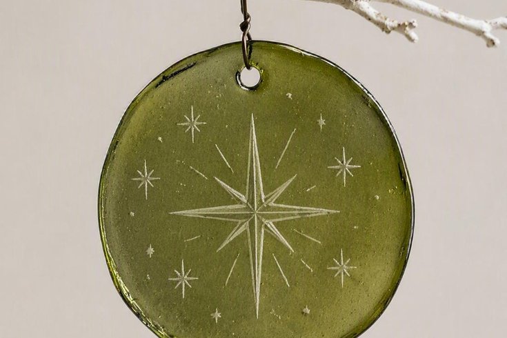 Glass cameo decoration
